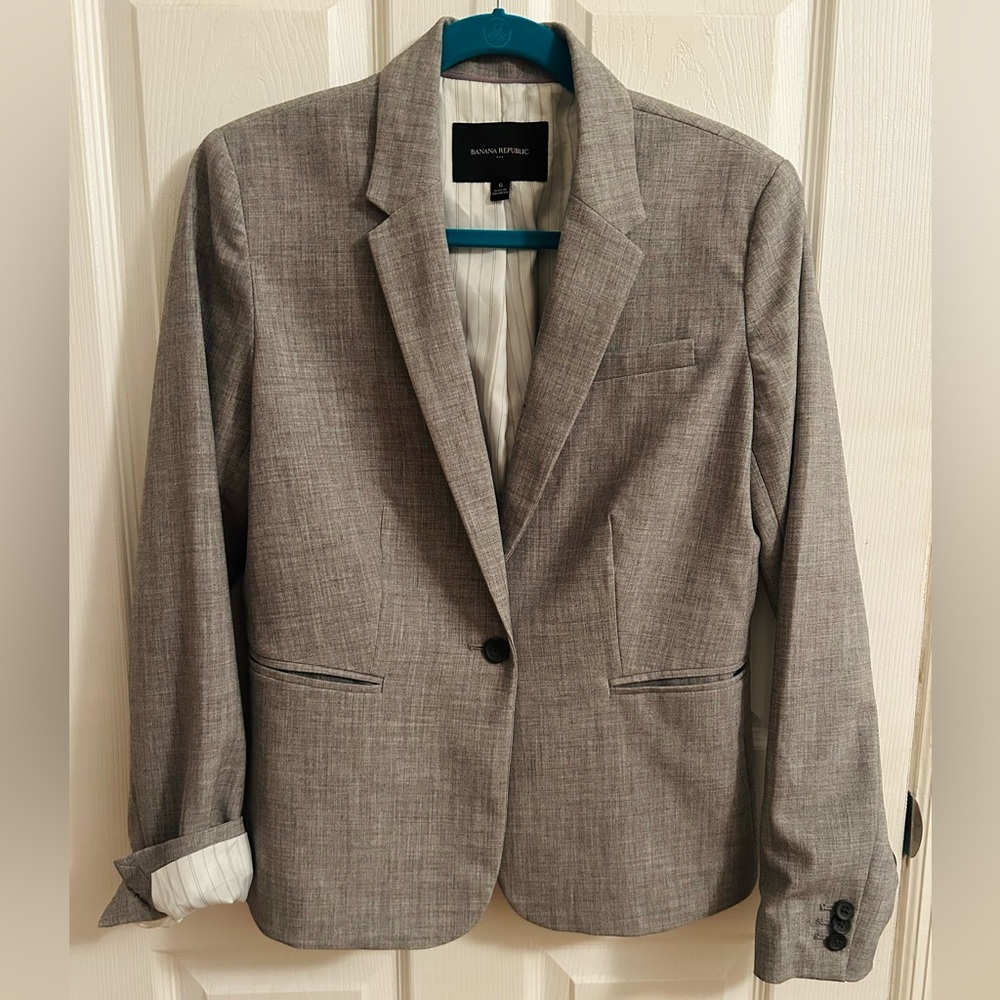 Banana Republic, gray lightweight blazer. Size 6.